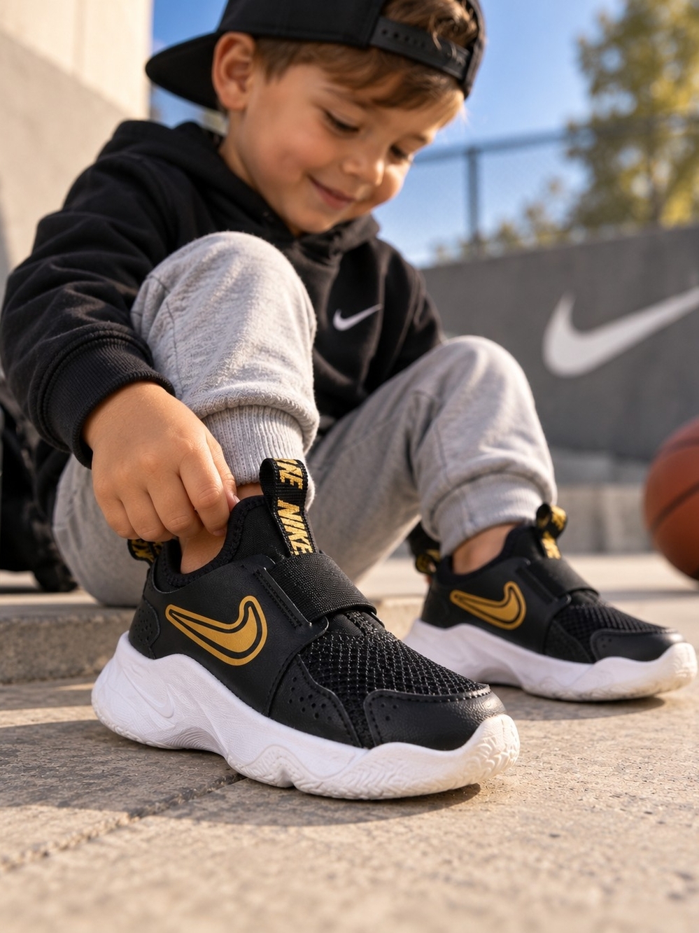 Nike Huarache Extreme GS Black Metallic Gold Kids Size 9C AQ0575-007